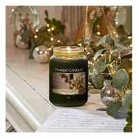 Yankee Candle Singing Carols | Medium - image 2