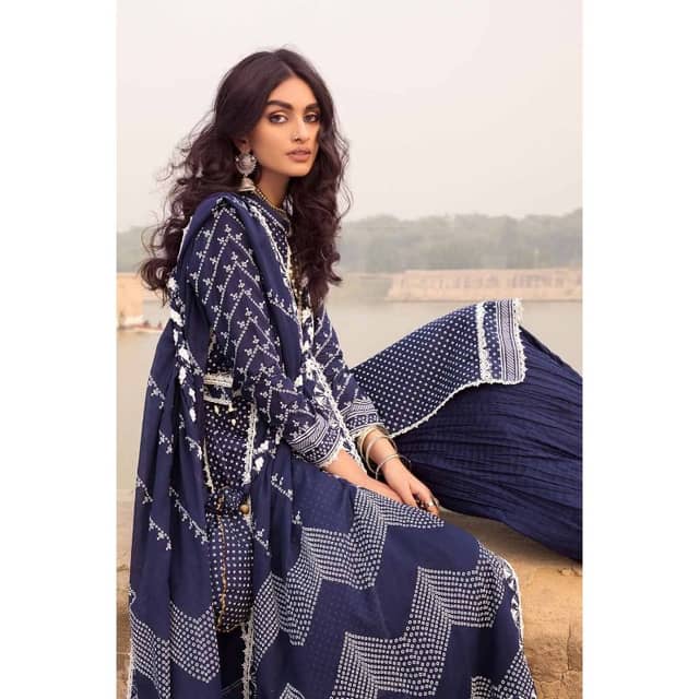 Chunri Lawn Unstitched Lacquer Printed Suit CL-32255B 3PC