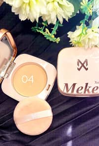 Mekey Xecret Radiant Glow Matte Face Powder All Day Coverage With Puff - 04