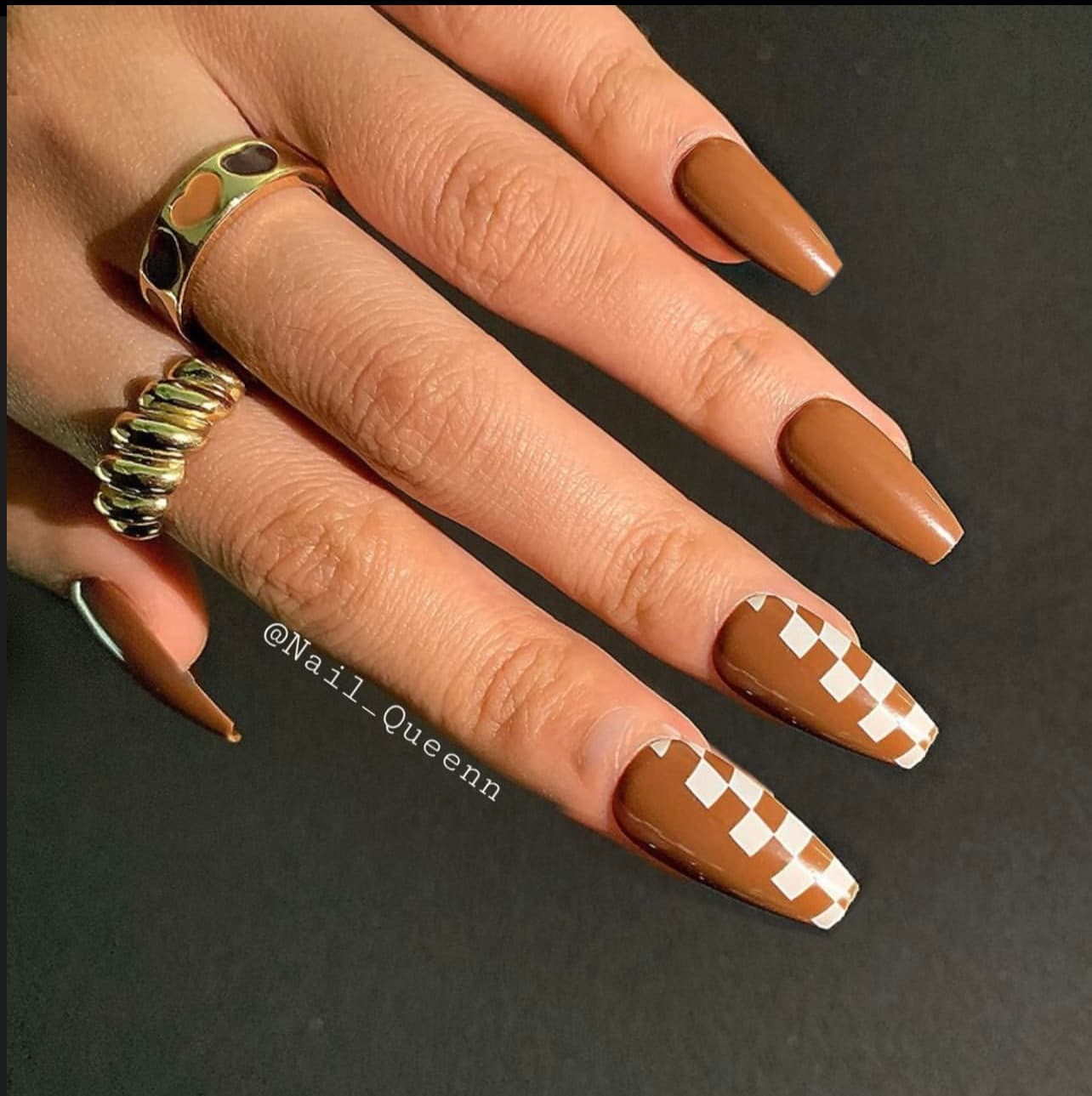 Nail Queen Walnut Chess Nails