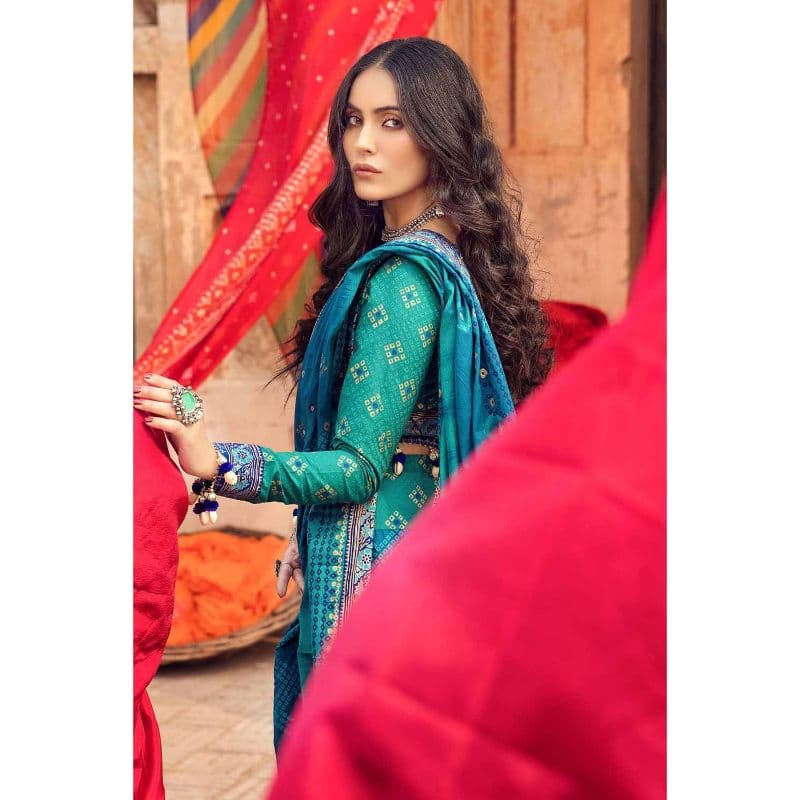 Lawn Unstitched Gold Printed Saree Blouse SR-32021 2PC