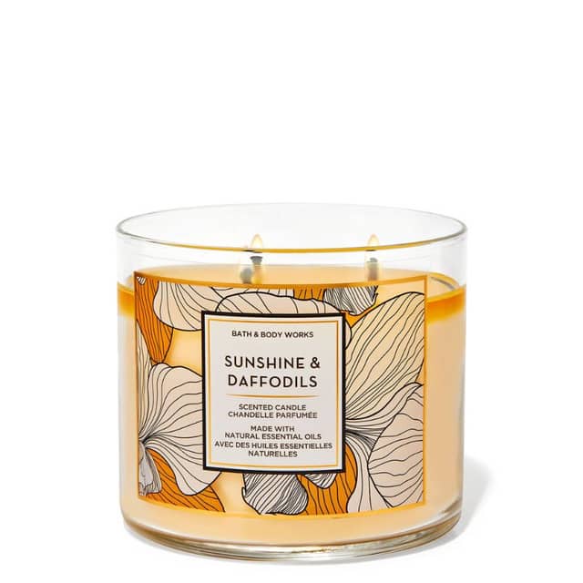 Bath and Body Works Sunshine's and Daffodils 3 Wicks Candle