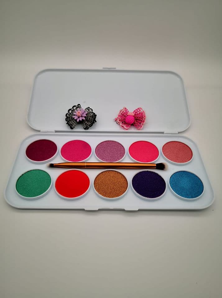 Topss Shining Eyeshadow Palette